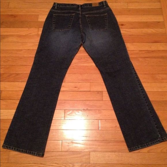 🎈3/$12 Old Navy stretch boot cut jeans! - Picture 3 of 3